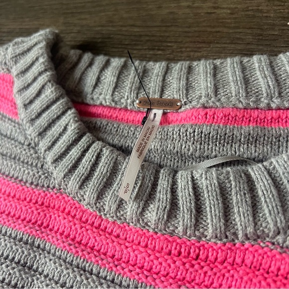 Free People Women's Links Pullover Sweater Gray/Pink Size Small NEW - Picture 6 of 6